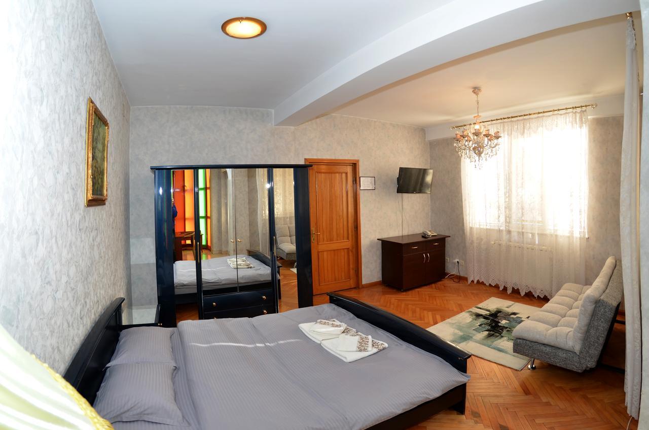 Vila A&B Bukares Bagian luar foto